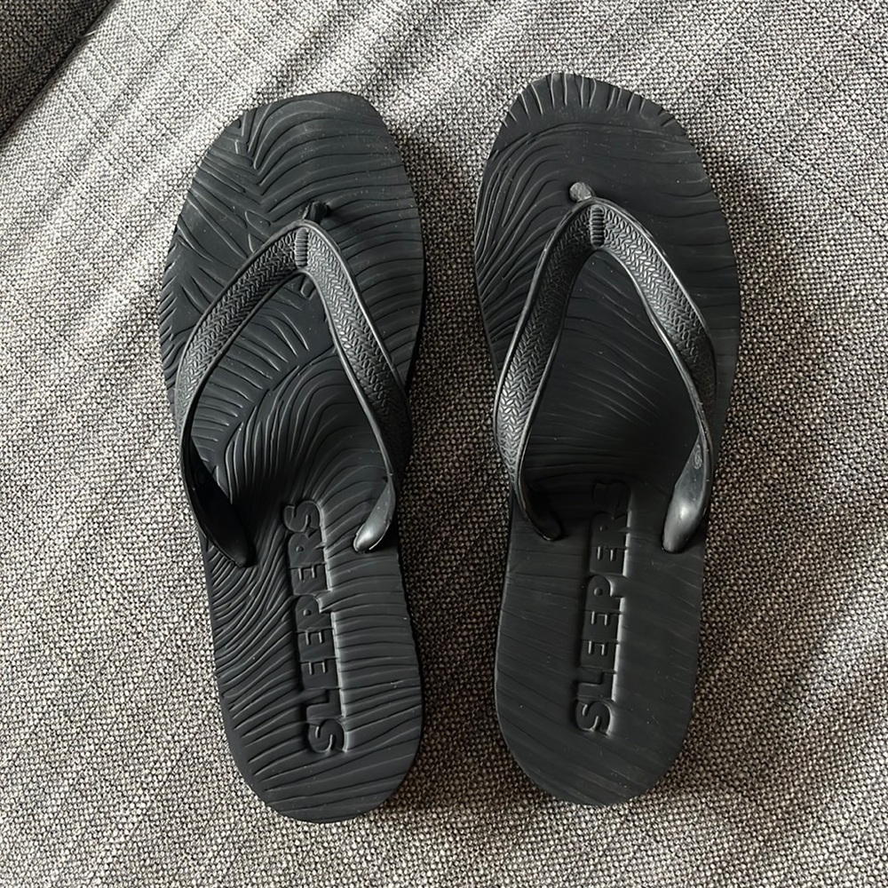 Sleepers Size 41 black flip flops